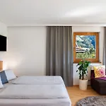 Mia Apartman